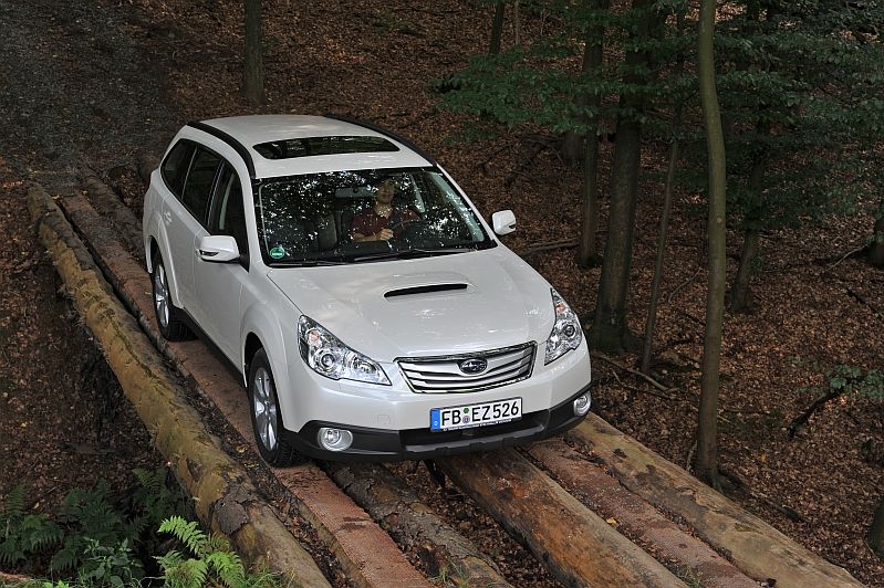 Outback 2,5i Lineartronic začíná na 900 tisících, což je dobrá cena.