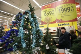 Na konci roku se nedařilo obchodům a službám, což srazilo ekonomiku.
