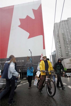 Vancouver se začíná plnit sporotovními fanoušky.