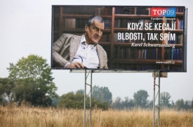 Dušanu Novotnému se prý předvolební kampaň TOP 09 líbí.