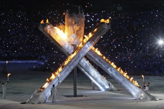Slavnostní zahájení zakončilo zažehnutí olympijského ohně. Slavnostní zahájení zakončilo zažehnutí olympijského ohně.