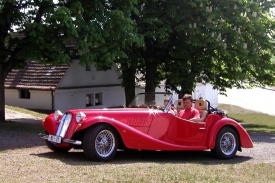 Se šestiválcem od Fordu akceleruje Gordon Roadster na stovku za 5,7 s.