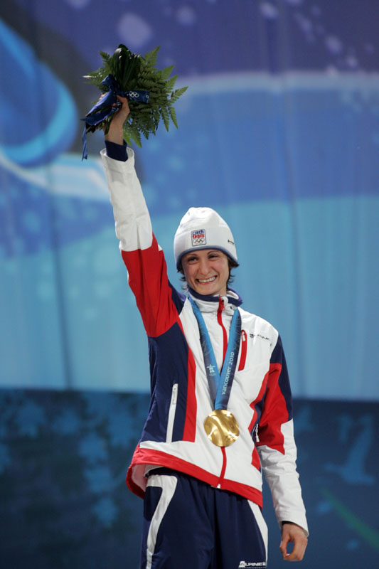 Martina Sáblíková při předávání medailí.