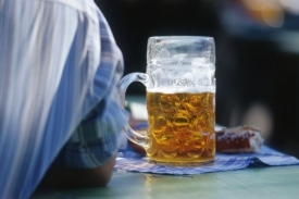 Řidiči autobusu před j&iacute;zdou pili alkohol.