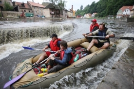 Vodáci v Českém Krumlově.