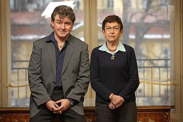 Jiřina Šiklová debatovala s komunistickým poslancem Jiřím Dolejšem. Jiřina Šiklová debatovala s komunistickým poslancem Jiřím Dolejšem.