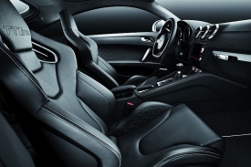 Skořepinové sedačky Audi TT RS jsou vynikající.