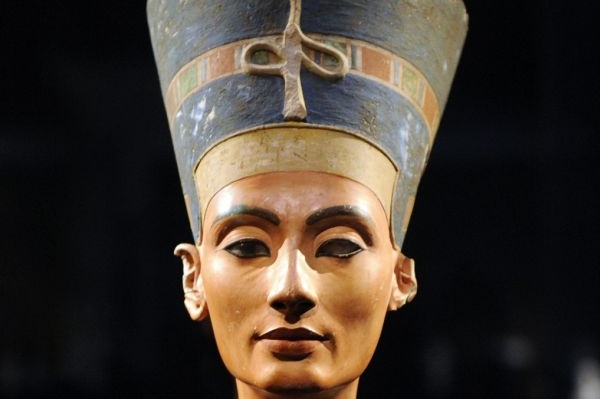 Busta staroegyptské královny Nefertiti.