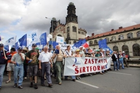 Odbory o stávce rozhodnou v úterý.