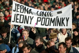 Zemědělcům se nelíbí nevýhodné podmínky řetězců pro dodavatele.