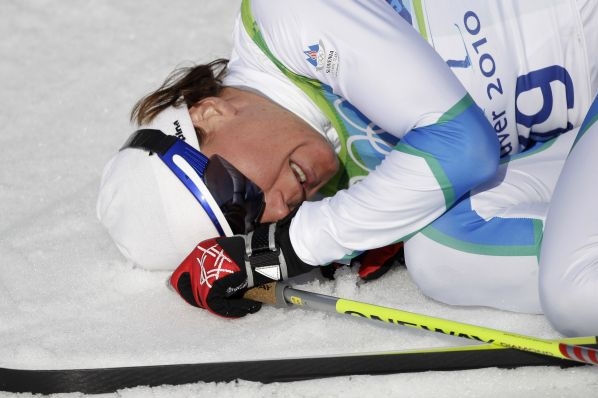 Slovinská běžkyně Petra Majdičová vysílená v cíli sprintu. Slovinská běžkyně Petra Majdičová vysílená v cíli sprintu.
