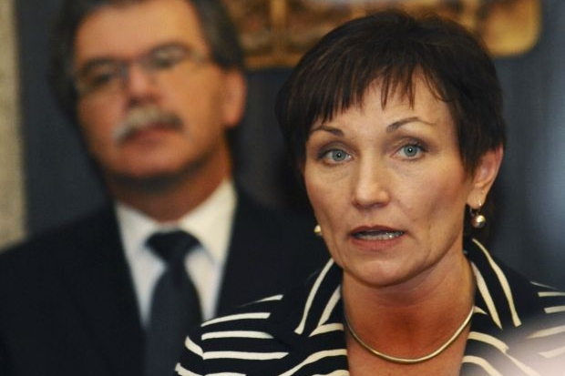 Ministryně Jurásková a Michael Vít na dnešní tiskové konferenci.