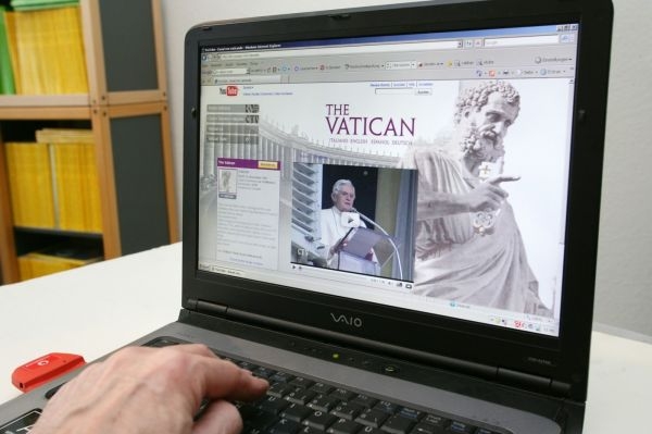 Internet nese Boží slovo dál než mše v kostele. Poláci toho využívají. Internet nese Boží slovo dál než mše v kostele. Poláci toho využívají.