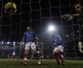 Fotbalisté Portsmouthu jsou beznadějně poslední v Premier League.