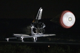 Počasí nakonec přistání raketoplánu nezhatilo.