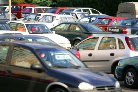 Sazba příspěvku se pohybuje kolem 60 korun denně za osobní vůz.