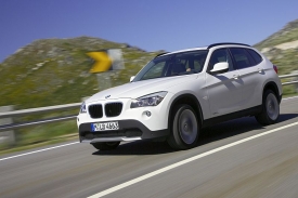 Krátké převisy BMW X1 znamenají vynikající ovladatelnost na silnici.