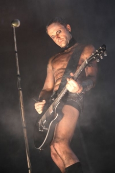 Jeden z členů podvratné buňky Rammstein.