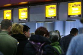 Dopravce kvůli st&aacute;vce zru&scaron;il zhruba 800 spojů.
