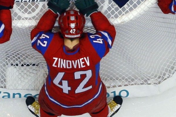 Sergej Zinovjev před utkáním s českou reprezentací.