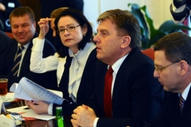 Fischer se se&scaron;el s vrcholn&yacute;mi politiky.