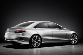 Mercedes F 800 Style se představí na autosalonu v Ženevě.