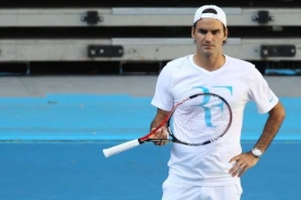 Roger Federer během tr&eacute;ninku na lednov&eacute; Australian Open.