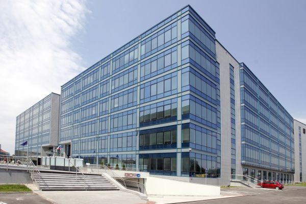Třikrát muž volal, že je v justičním paláci bomba. Teď mu hrozí žalář.