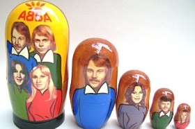 Švédská skupina v podobě ruských majtrošek.
