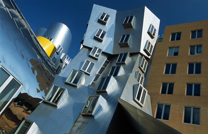 Budova Stata Center vynesla Gehrymu žalobu. Prý je špatně navržená. Budova Stata Center vynesla Gehrymu žalobu. Prý je špatně navržená.