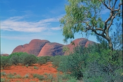 Nejobjemněj&scaron;&iacute; monolit na světě - Uluru-Ayersova sk&aacute;la.