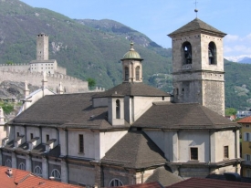 Bellinzona: kostel Ss. Pietro e Stefano.
