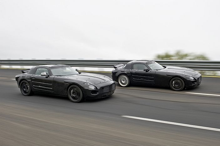 Mercedes SLS navazující na 300SL se začne prodávat za rok.