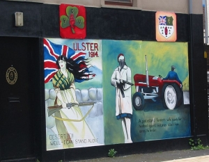 Protestantská agitační malba na zdi v Belfastu.