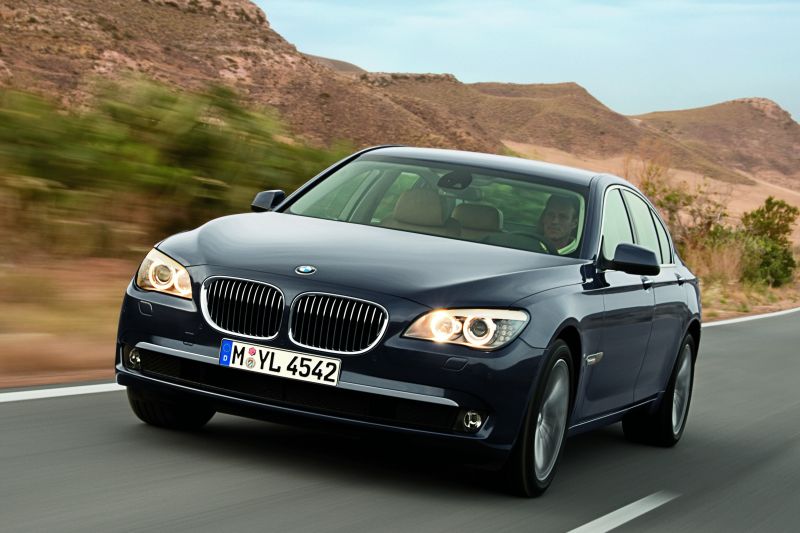 BMW řady 7 dospělo k páté generaci.