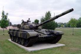 Pro srovnání sovětský T-72 v Base Borden Military Museu.