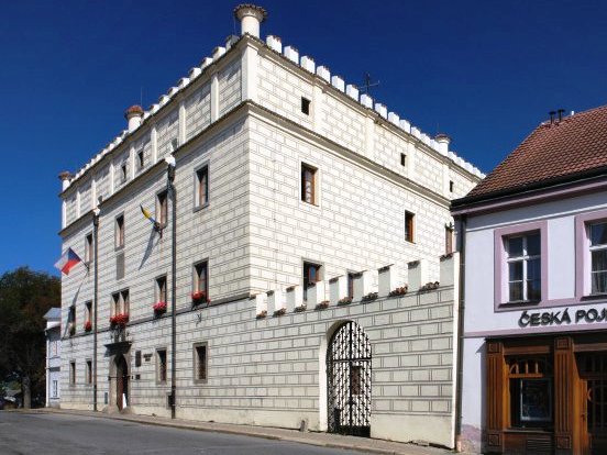 Dačice, starý zámek, nebo kostka cukru? Dačice, starý zámek, nebo kostka cukru?