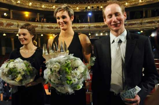 Trio nejlepších: zleva druhá Emmons, vítězka Špotáková, a třetí Bauer.