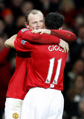 Rooney se raduje z v&yacute;hry 3:0 sv&eacute;ho Manchesteru nad Chelsea.