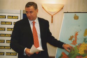 Anthony Denny, majoritn&iacute; vlastn&iacute;k a zakladatel AAA Auto.