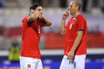 Milan Baroš (vlevo) a Jan Koller po prohraném utkání s Polskem.