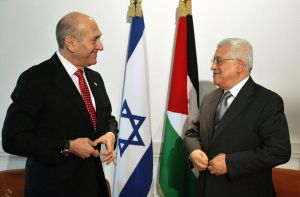 Mahmúd Abbás (vpravo) a izraelský premiér Olmert Mahmúd Abbás (vpravo) a izraelský premiér Olmert