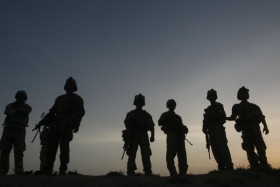 Američt&iacute; mariň&aacute;ci v afgh&aacute;nsk&eacute; provincii H&iacute;lman.