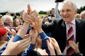 Irský premiér Bertie Ahern.