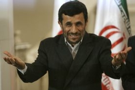 Íránský prezident Mahmúd Ahmadínežád. Íránský prezident Mahmúd Ahmadínežád.