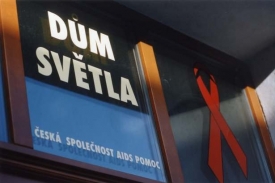 V Česku letos rekordně přibylo nemocných AIDS.