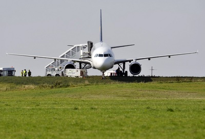 Poslanci se do Gruzie proletěli airbusem.