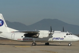 Antonov 24, společnosti PTM Air, který se zřejmě zřítil