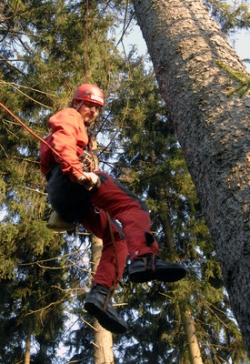 Aktivisté organizace Greenpeace blokovali 30. dubna kótu 718.