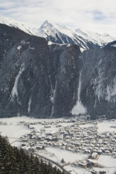 Zillertal pod sněhem.